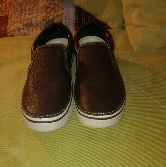crocs leather shoes mens